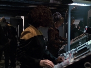 extant_StarTrek_VOY_6x07-DragonsTeeth_01885.jpg