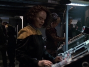 extant_StarTrek_VOY_6x07-DragonsTeeth_01886.jpg
