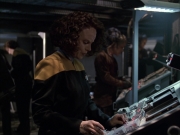 extant_StarTrek_VOY_6x07-DragonsTeeth_01891.jpg