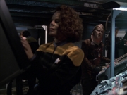 extant_StarTrek_VOY_6x07-DragonsTeeth_01898.jpg