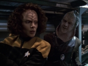 extant_StarTrek_VOY_6x07-DragonsTeeth_01908.jpg
