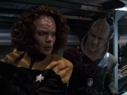 extant_StarTrek_VOY_6x07-DragonsTeeth_01909.jpg