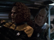 extant_StarTrek_VOY_6x07-DragonsTeeth_01912.jpg