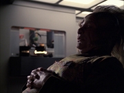 extant_StarTrek_VOY_6x07-DragonsTeeth_01968.jpg