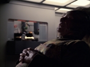 extant_StarTrek_VOY_6x07-DragonsTeeth_01971.jpg
