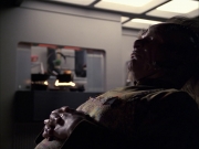 extant_StarTrek_VOY_6x07-DragonsTeeth_01975.jpg