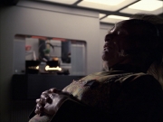 extant_StarTrek_VOY_6x07-DragonsTeeth_01980.jpg