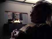extant_StarTrek_VOY_6x07-DragonsTeeth_02000.jpg
