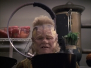 extant_StarTrek_VOY_6x07-DragonsTeeth_02017.jpg