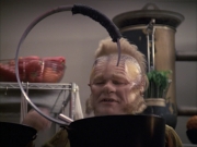 extant_StarTrek_VOY_6x07-DragonsTeeth_02018.jpg