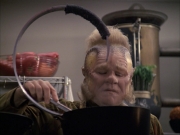 extant_StarTrek_VOY_6x07-DragonsTeeth_02027.jpg