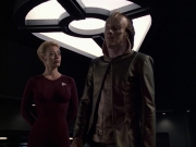 extant_StarTrek_VOY_6x07-DragonsTeeth_02057.jpg