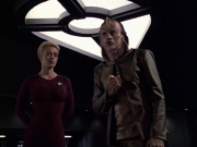 extant_StarTrek_VOY_6x07-DragonsTeeth_02083.jpg