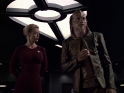 extant_StarTrek_VOY_6x07-DragonsTeeth_02089.jpg