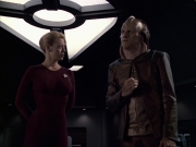 extant_StarTrek_VOY_6x07-DragonsTeeth_02097.jpg
