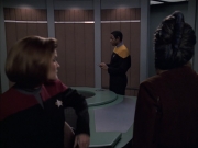 extant_StarTrek_VOY_6x07-DragonsTeeth_02115.jpg