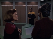 extant_StarTrek_VOY_6x07-DragonsTeeth_02127.jpg