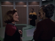 extant_StarTrek_VOY_6x07-DragonsTeeth_02130.jpg