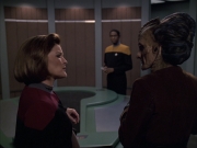 extant_StarTrek_VOY_6x07-DragonsTeeth_02131.jpg