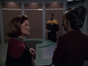 extant_StarTrek_VOY_6x07-DragonsTeeth_02132.jpg