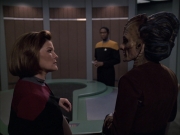 extant_StarTrek_VOY_6x07-DragonsTeeth_02137.jpg