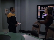 extant_StarTrek_VOY_6x07-DragonsTeeth_02148.jpg