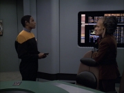 extant_StarTrek_VOY_6x07-DragonsTeeth_02153.jpg