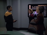 extant_StarTrek_VOY_6x07-DragonsTeeth_02154.jpg