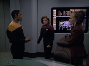 extant_StarTrek_VOY_6x07-DragonsTeeth_02155.jpg