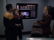 extant_StarTrek_VOY_6x07-DragonsTeeth_02164.jpg