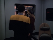 extant_StarTrek_VOY_6x07-DragonsTeeth_02171.jpg