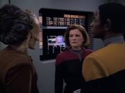 extant_StarTrek_VOY_6x07-DragonsTeeth_02178.jpg