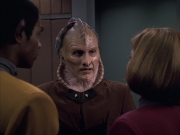 extant_StarTrek_VOY_6x07-DragonsTeeth_02189.jpg