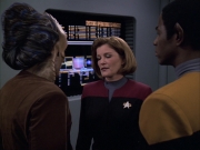 extant_StarTrek_VOY_6x07-DragonsTeeth_02191.jpg