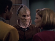 extant_StarTrek_VOY_6x07-DragonsTeeth_02196.jpg