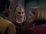 extant_StarTrek_VOY_6x07-DragonsTeeth_02197.jpg