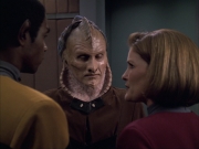 extant_StarTrek_VOY_6x07-DragonsTeeth_02198.jpg