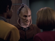 extant_StarTrek_VOY_6x07-DragonsTeeth_02205.jpg