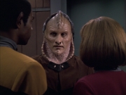 extant_StarTrek_VOY_6x07-DragonsTeeth_02213.jpg