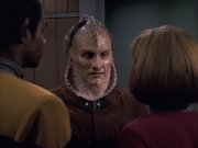 extant_StarTrek_VOY_6x07-DragonsTeeth_02216.jpg