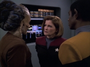 extant_StarTrek_VOY_6x07-DragonsTeeth_02220.jpg