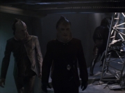 extant_StarTrek_VOY_6x07-DragonsTeeth_02257.jpg