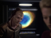 extant_StarTrek_VOY_6x07-DragonsTeeth_02348.jpg