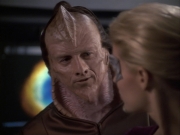 extant_StarTrek_VOY_6x07-DragonsTeeth_02353.jpg