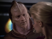 extant_StarTrek_VOY_6x07-DragonsTeeth_02354.jpg