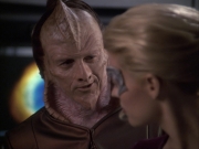 extant_StarTrek_VOY_6x07-DragonsTeeth_02362.jpg