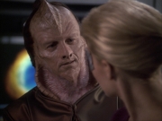extant_StarTrek_VOY_6x07-DragonsTeeth_02389.jpg