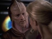 extant_StarTrek_VOY_6x07-DragonsTeeth_02390.jpg