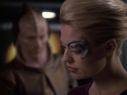 extant_StarTrek_VOY_6x07-DragonsTeeth_02417.jpg