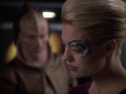 extant_StarTrek_VOY_6x07-DragonsTeeth_02418.jpg